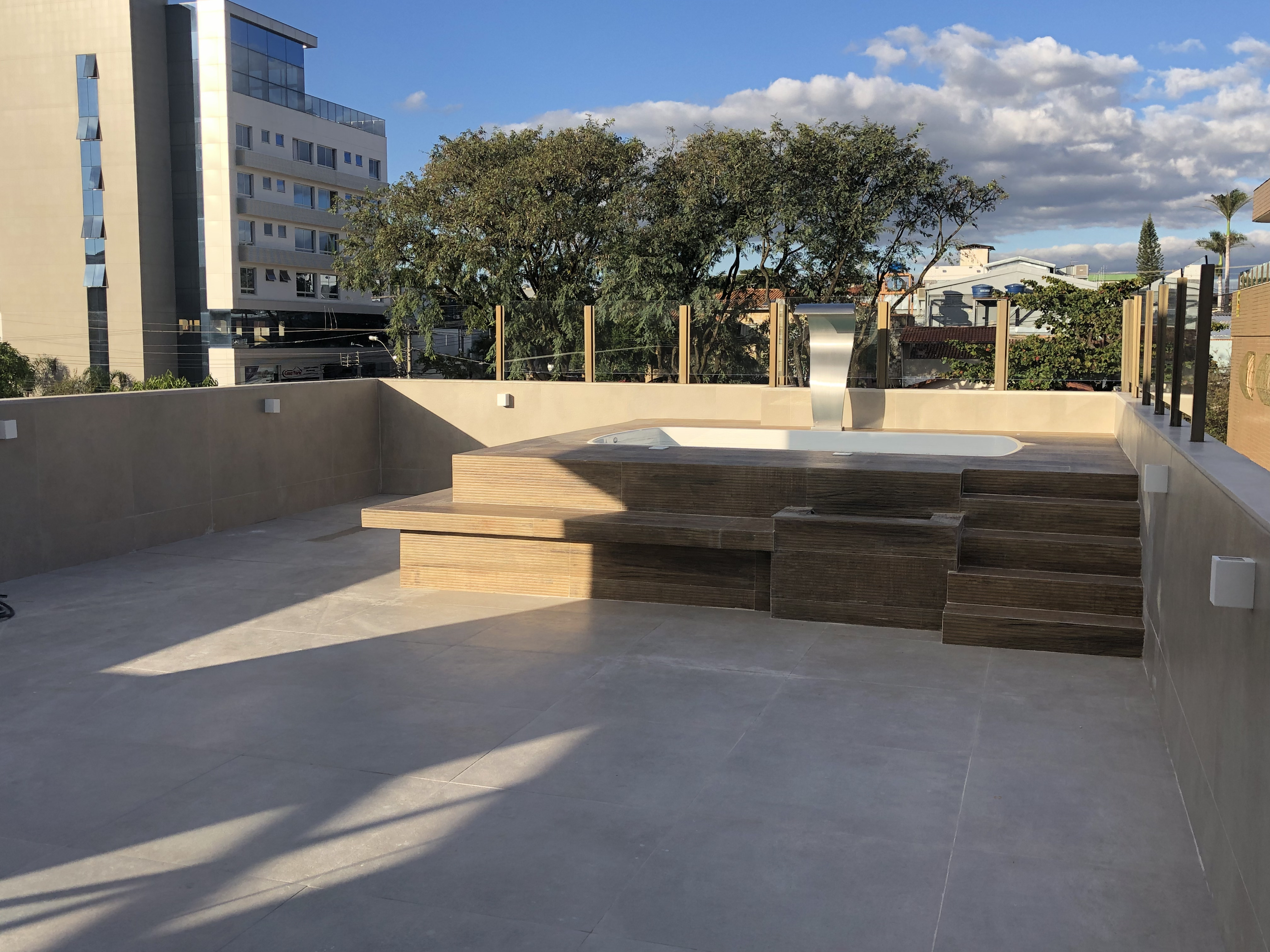 Depois — Cobertura e Piscina