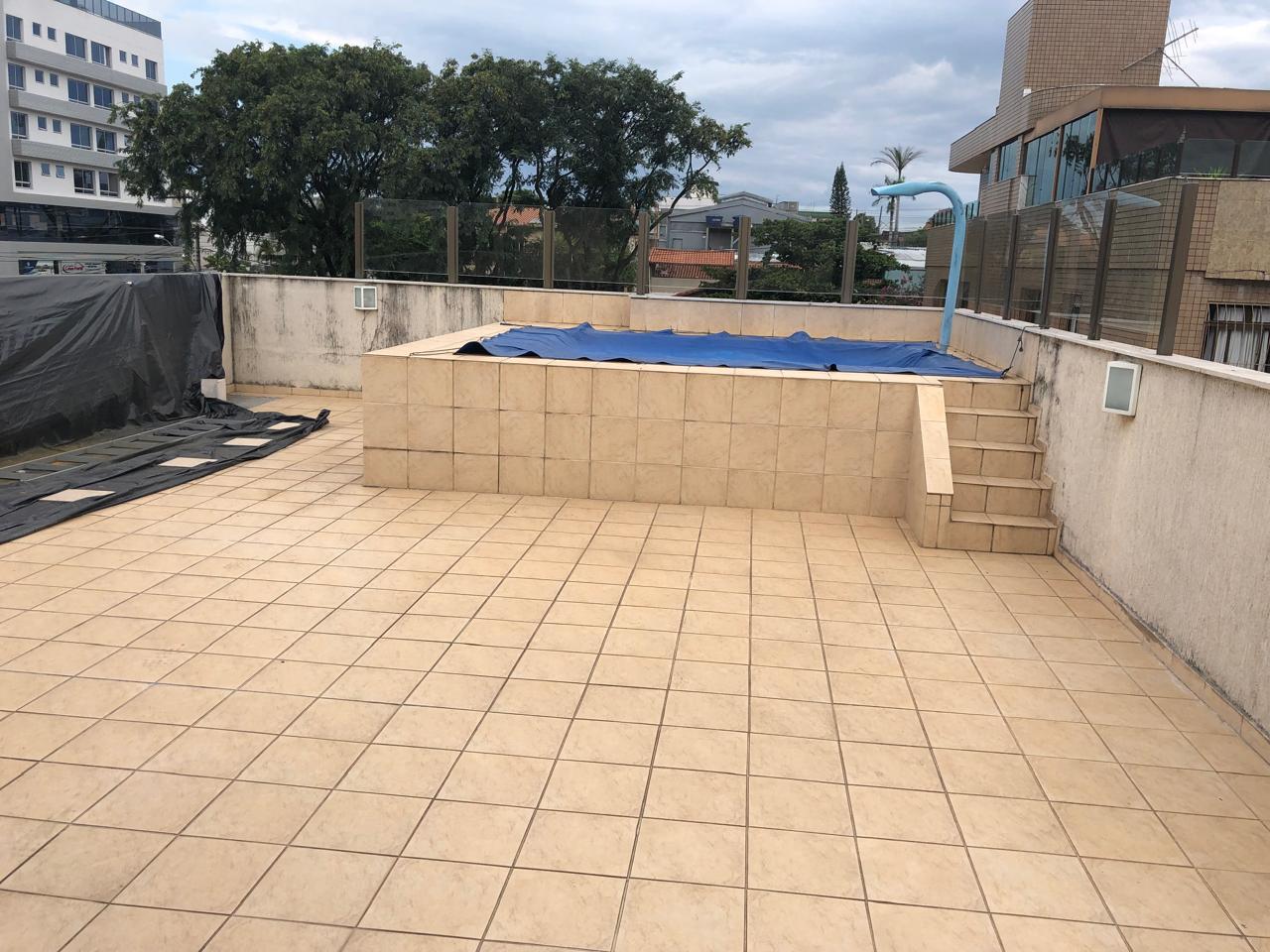 Antes — Cobertura e Piscina