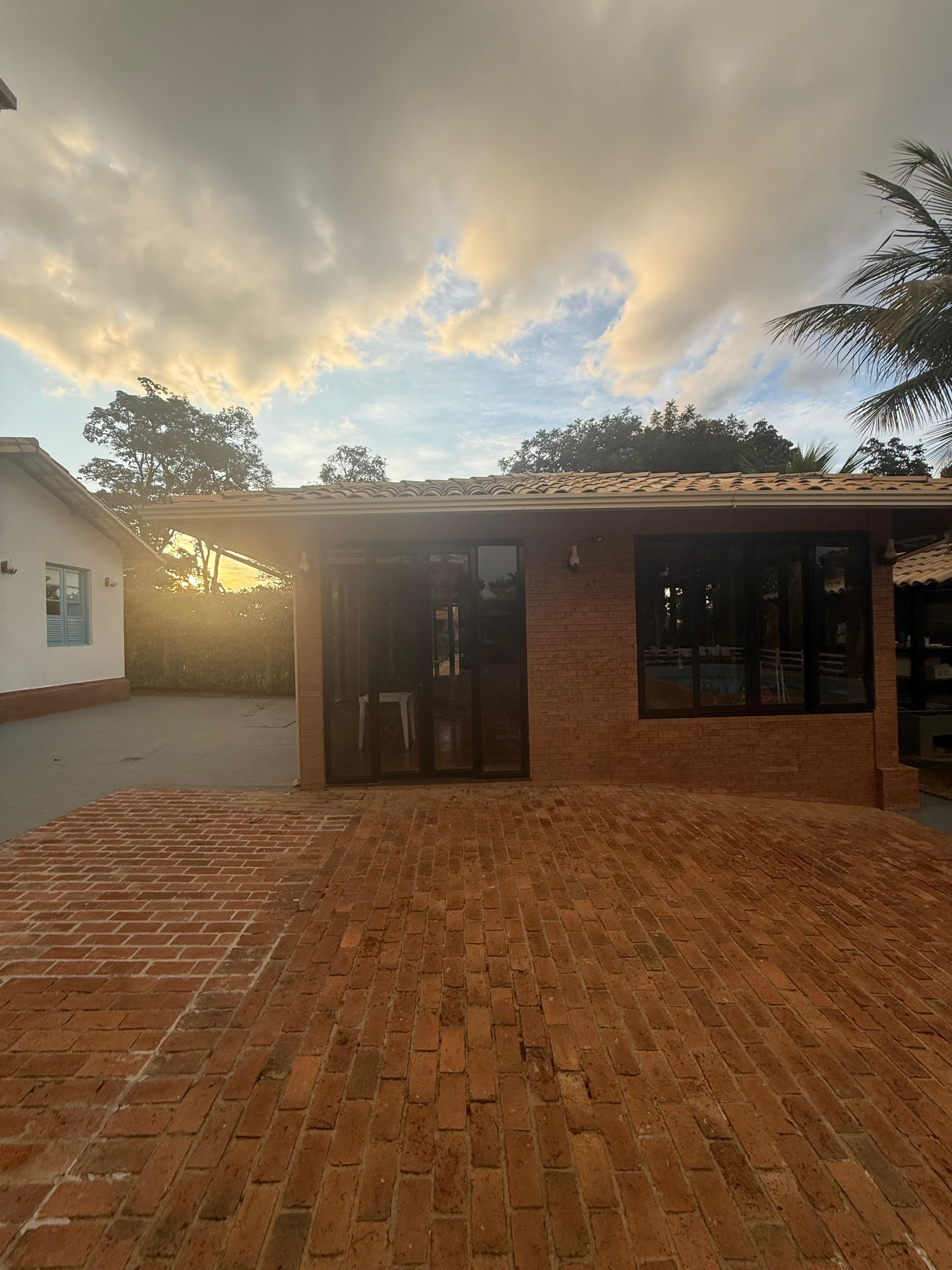 Casa em Condomínio — Quintas dos Ipês