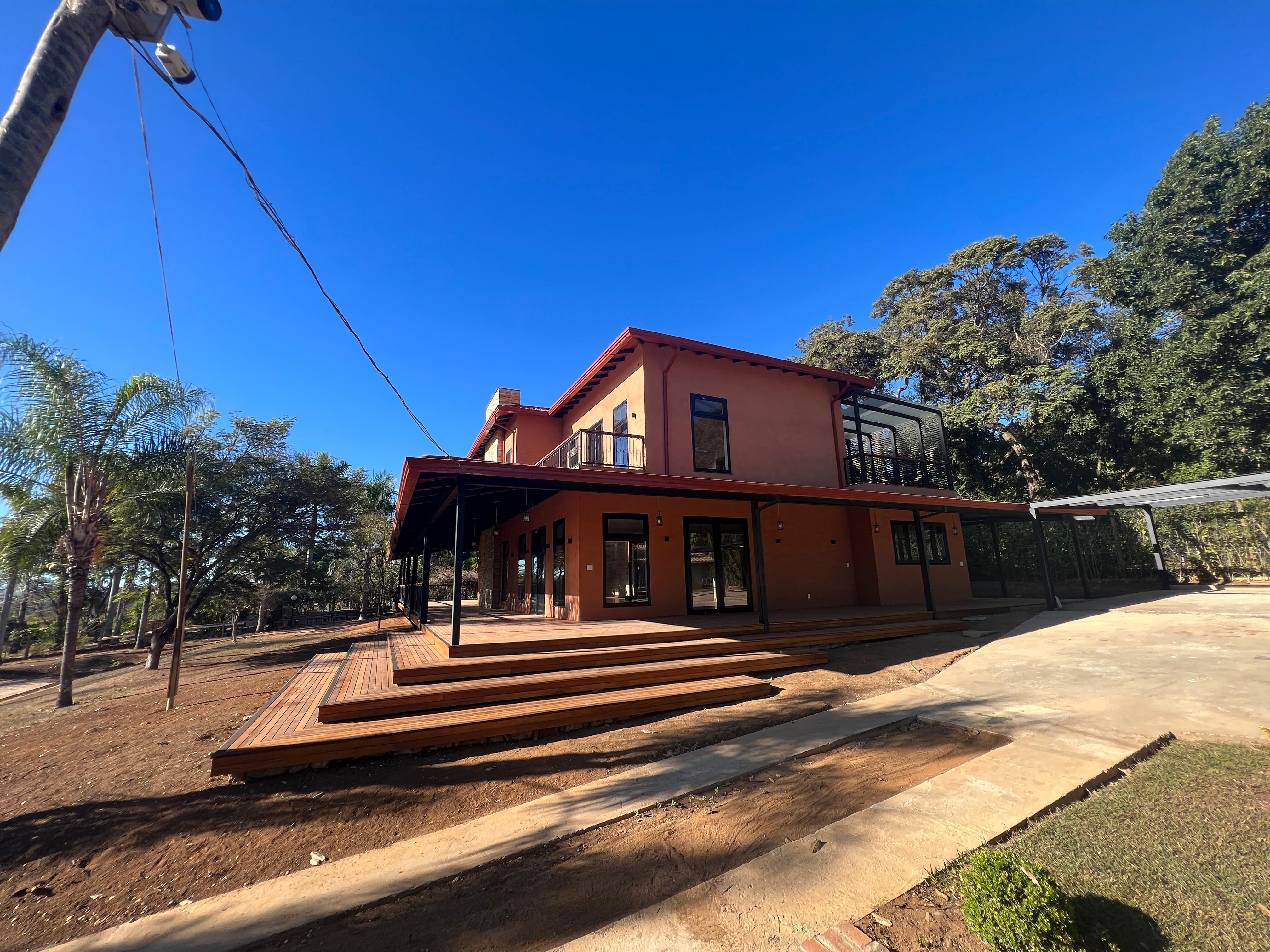 Casa em Condomínio — Quintas dos Ipês