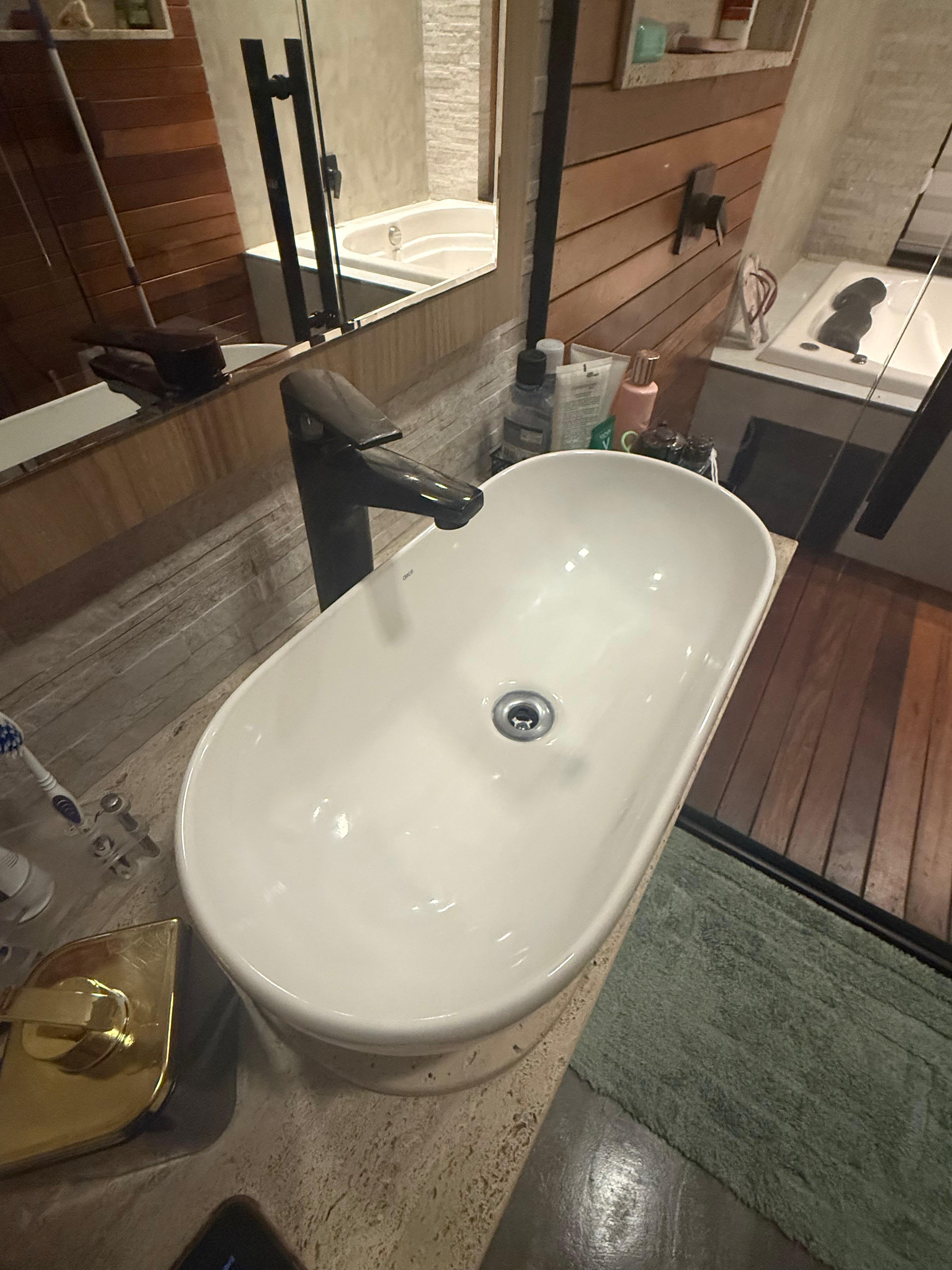 Casa em Condomínio — Quintas dos Ipês