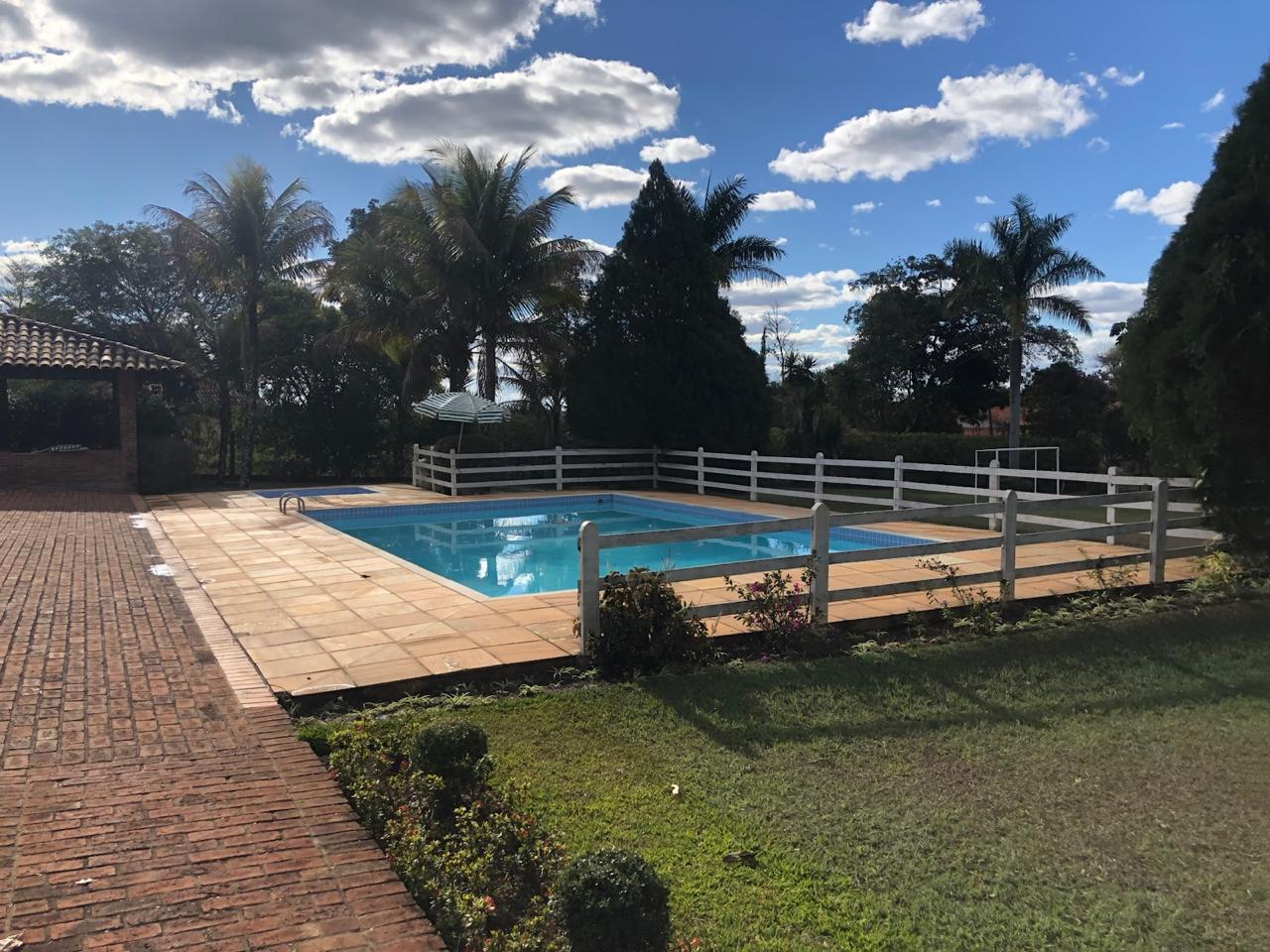 Casa em Condomínio — Quintas dos Ipês