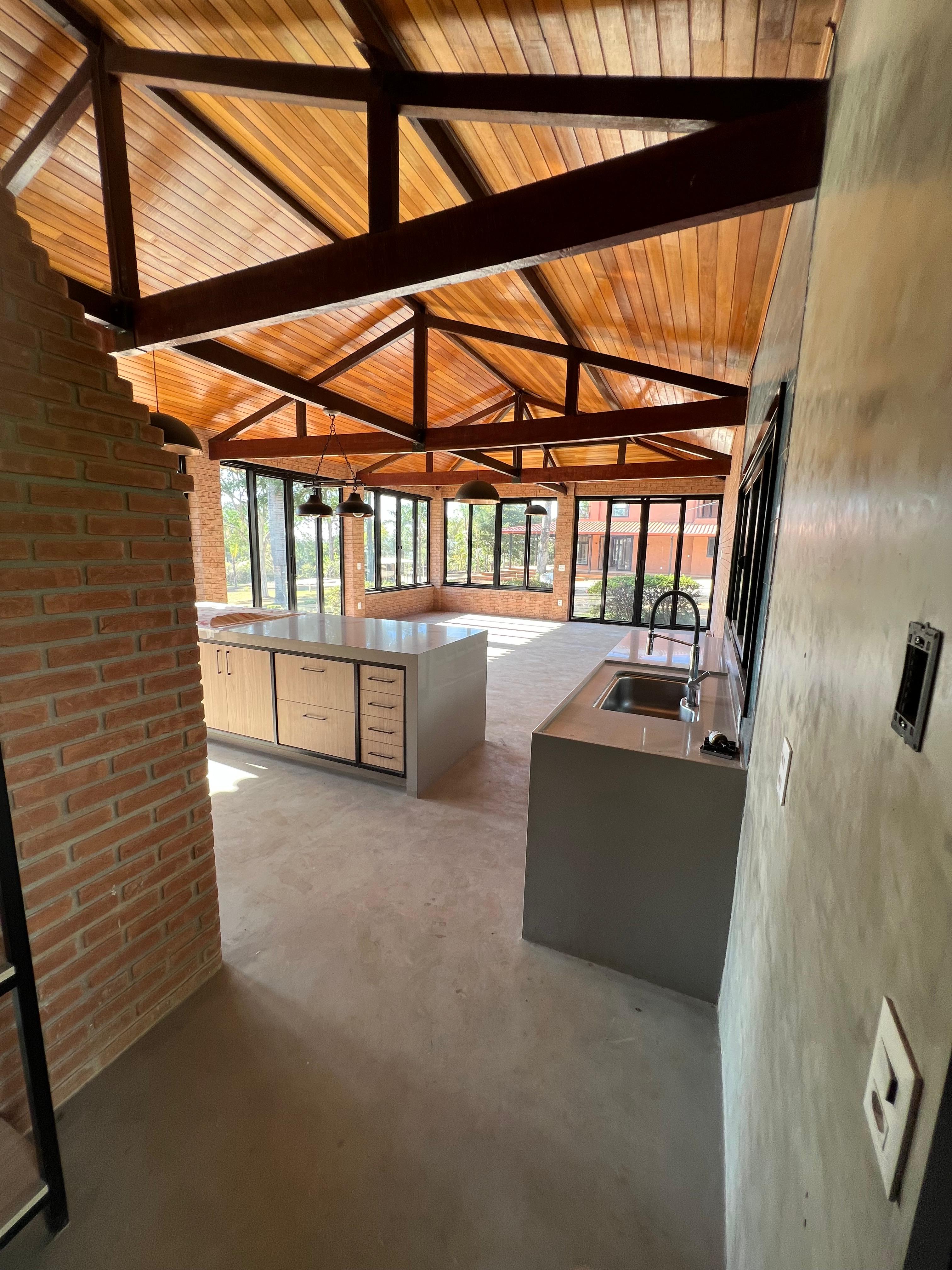 Casa em Condomínio — Quintas dos Ipês