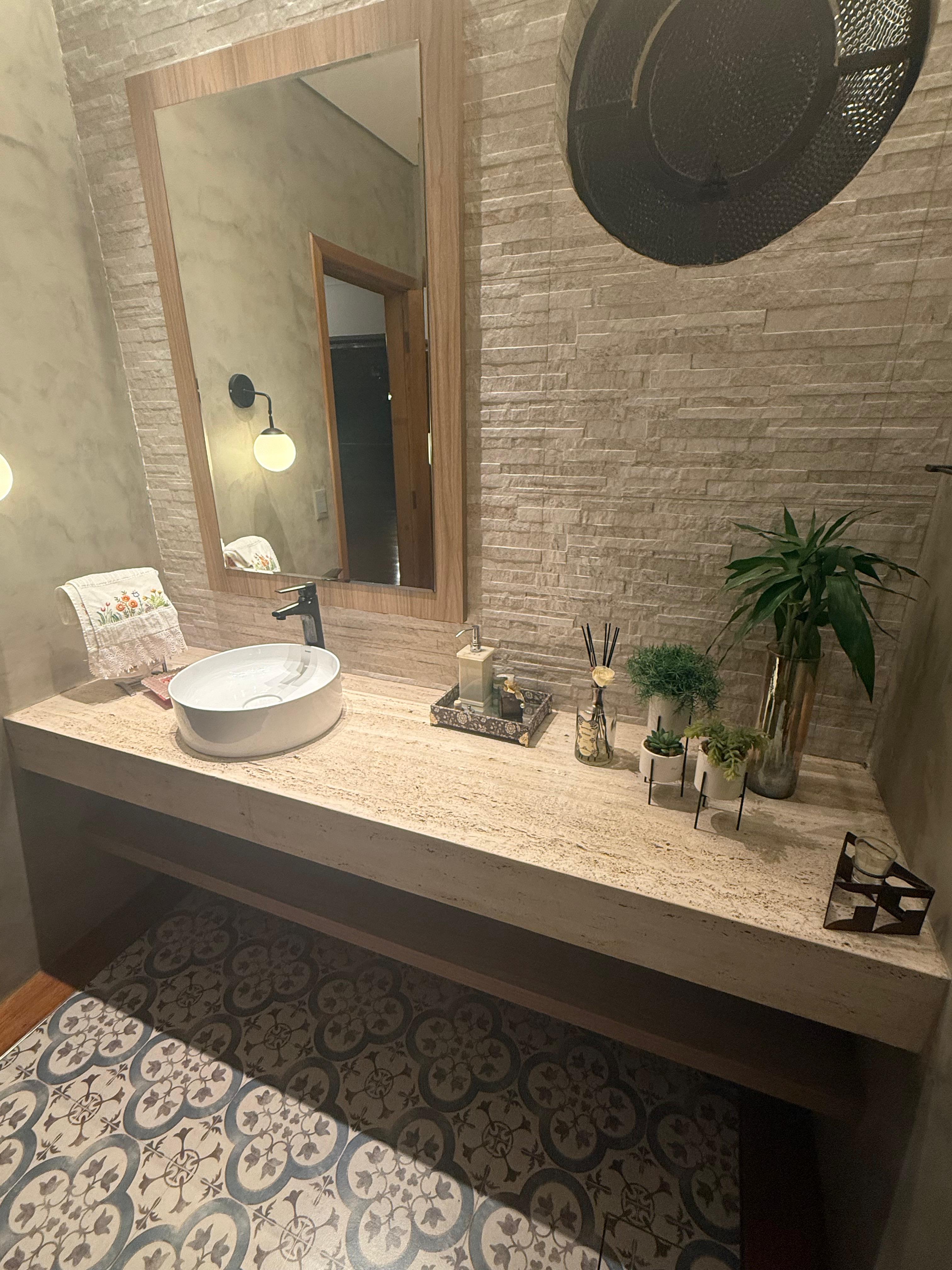 Casa em Condomínio — Quintas dos Ipês