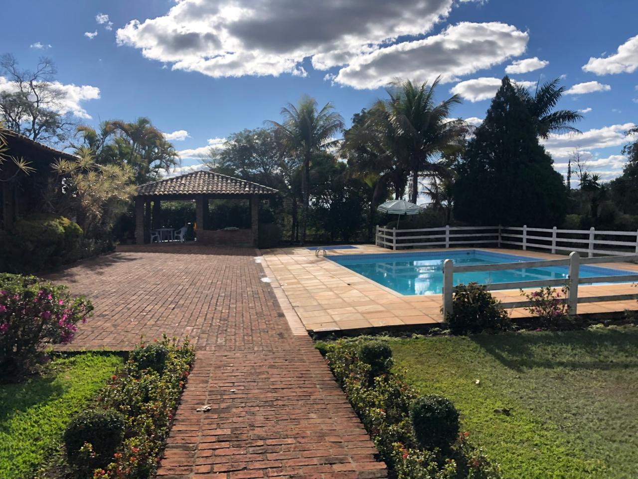 Casa em Condomínio — Quintas dos Ipês